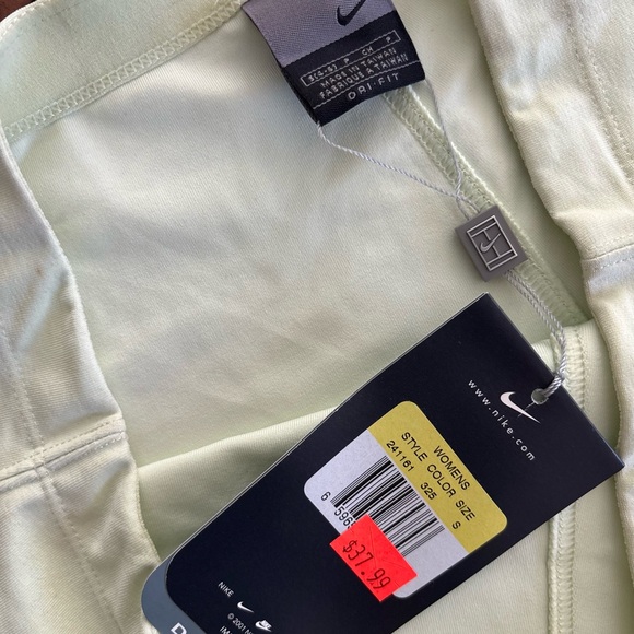 Dri-Fit Nike Women’s Tennis skirt
Brand new with tags
Size Small - Picture 4 of 5